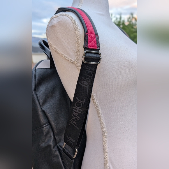 Betsey Johnson Collectable "Puppy" Backpack NWOT - Picture 5 of 10